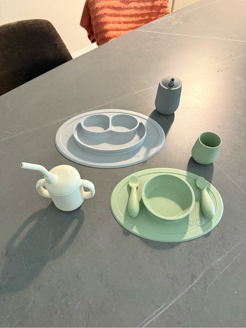 EZPZ Lot - Infant and Toddler Feeding Set